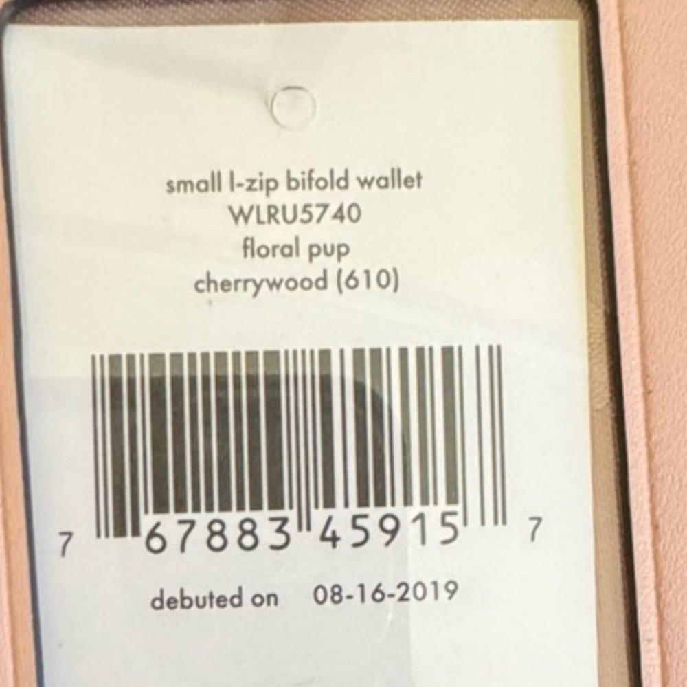 NWT + Gift Box Kate Spade Floral Wallet. - Picture 9 of 10